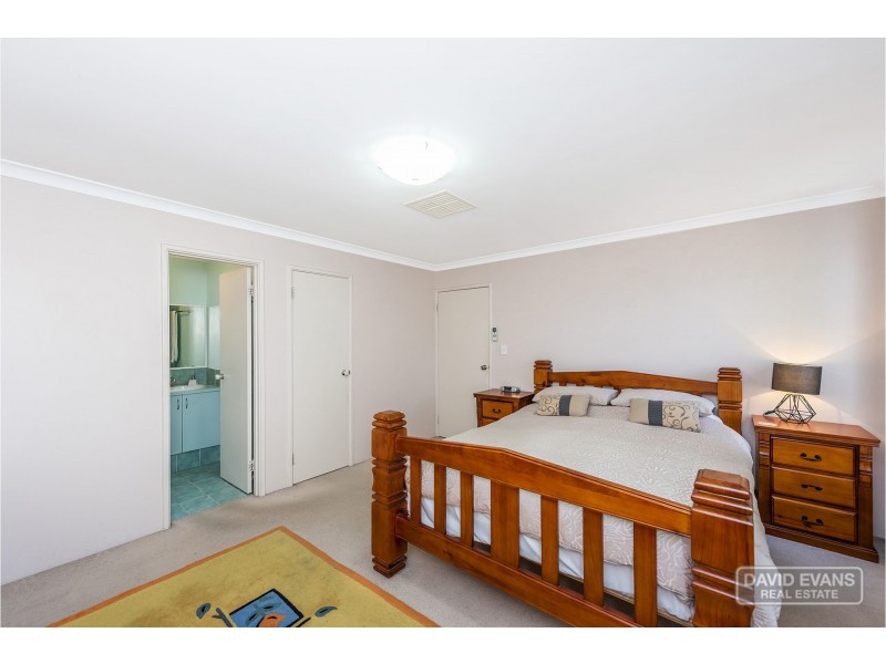 55 Zaragoza Drive, Port Kennedy WA 6172