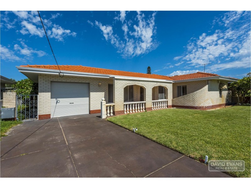 19 Edgewater Road, Safety Bay WA 6169