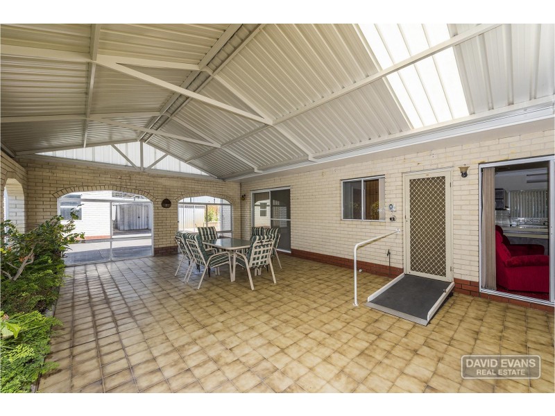 19 Edgewater Road, Safety Bay WA 6169