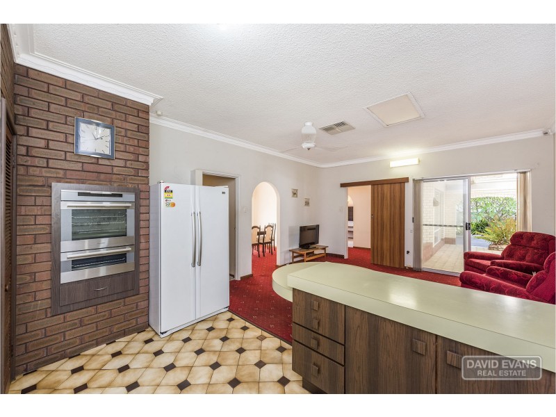 19 Edgewater Road, Safety Bay WA 6169