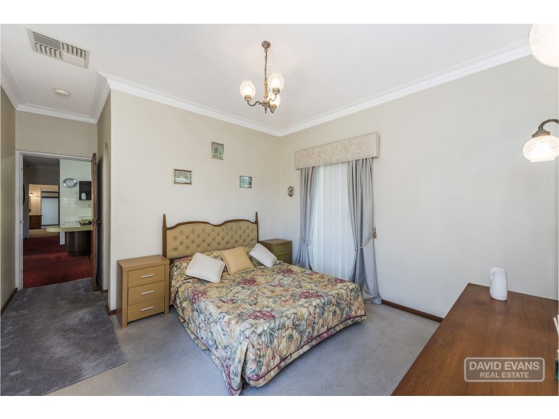 19 Edgewater Road, Safety Bay WA 6169