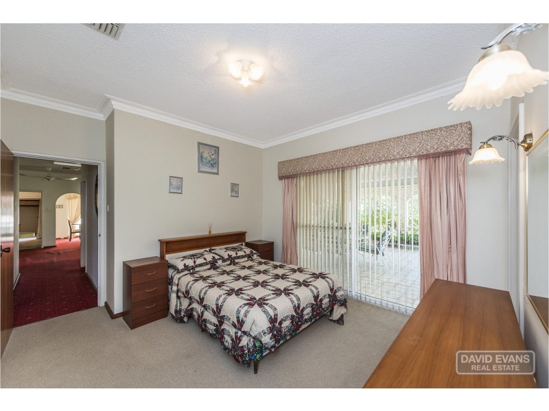 19 Edgewater Road, Safety Bay WA 6169