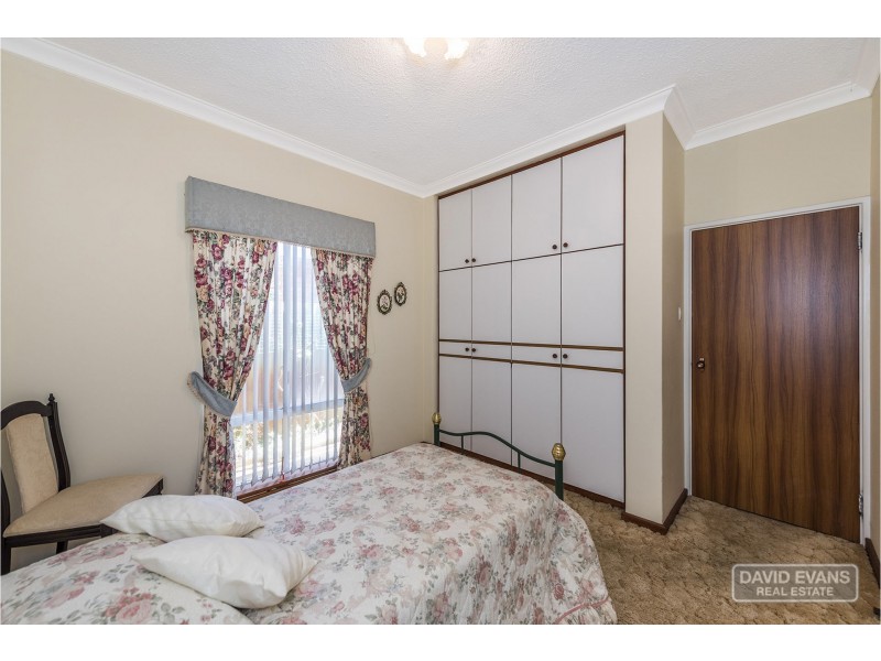 19 Edgewater Road, Safety Bay WA 6169