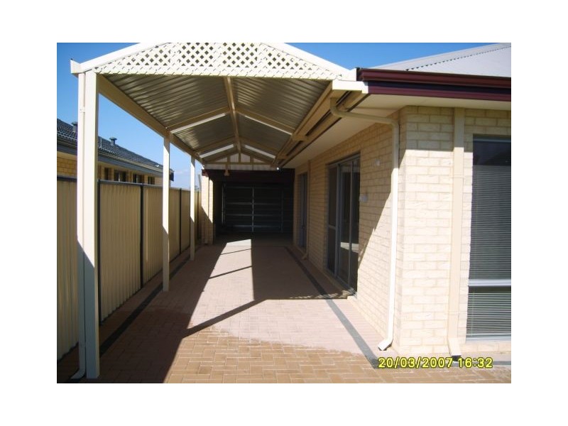 12 Sorrento Turn, Secret Harbour WA 6173