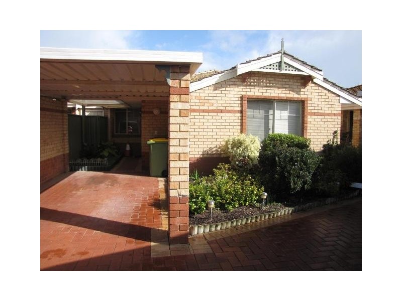 7/4 Dowling Street, Rockingham WA 6168