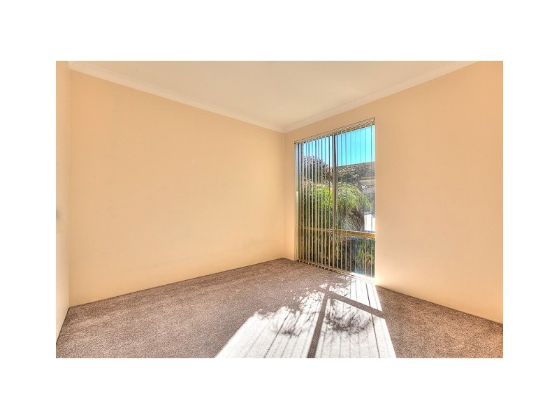 28/96 Simpson Avenue, Rockingham WA 6168