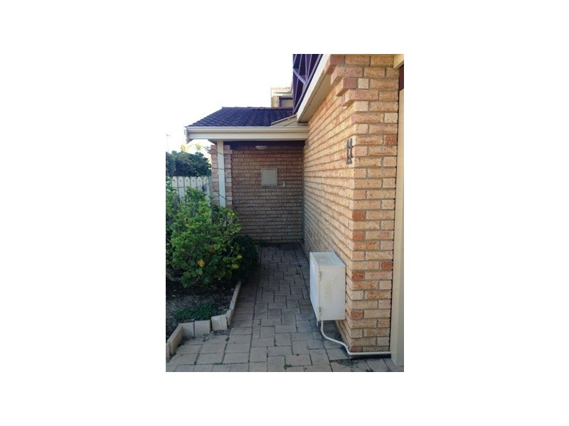 11/15  Baralda Court, Rockingham WA 6168