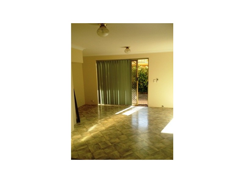 11/15  Baralda Court, Rockingham WA 6168