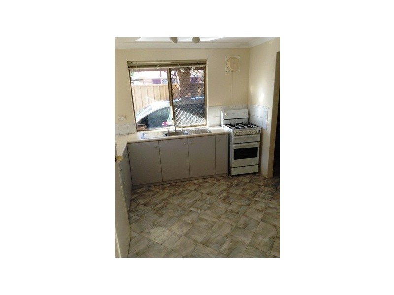 11/15  Baralda Court, Rockingham WA 6168