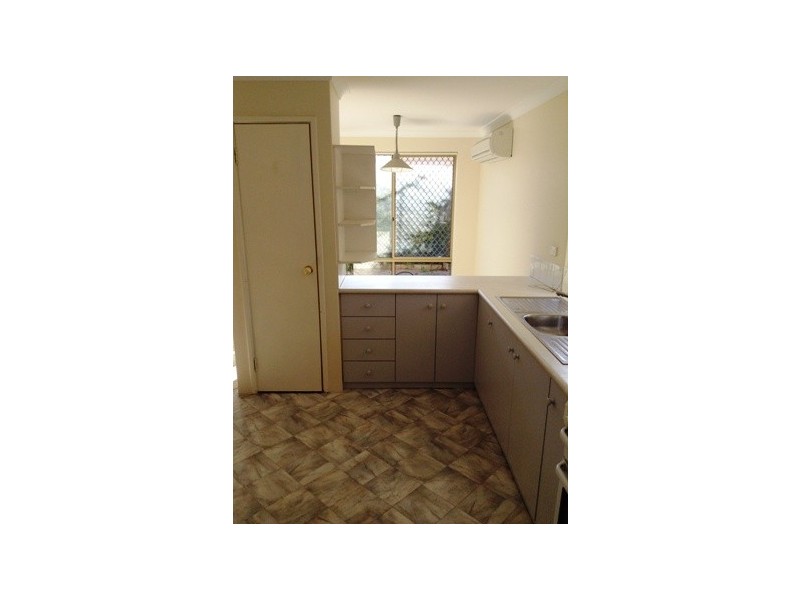 11/15  Baralda Court, Rockingham WA 6168