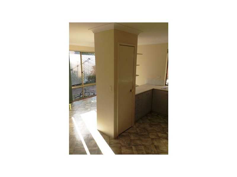 11/15  Baralda Court, Rockingham WA 6168