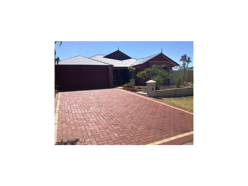 12 Brazier Way, Lakelands WA 6180