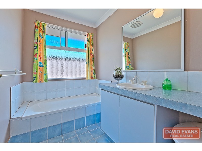 52 Janet Road, Safety Bay WA 6169