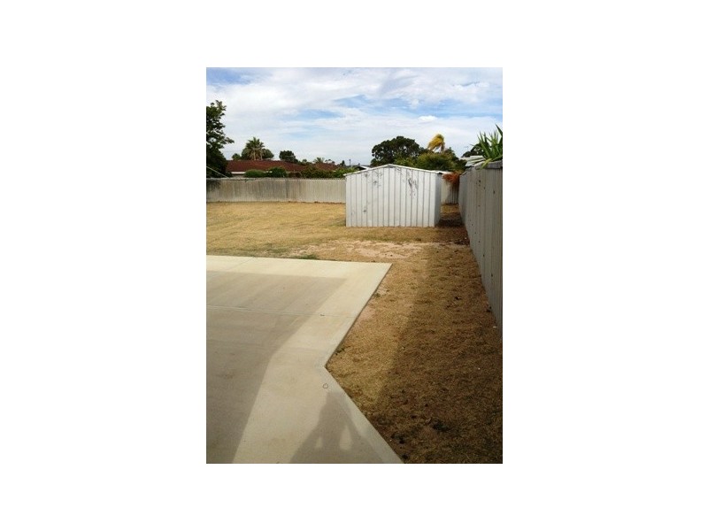 12 Mataitai Loop, Cooloongup WA 6168
