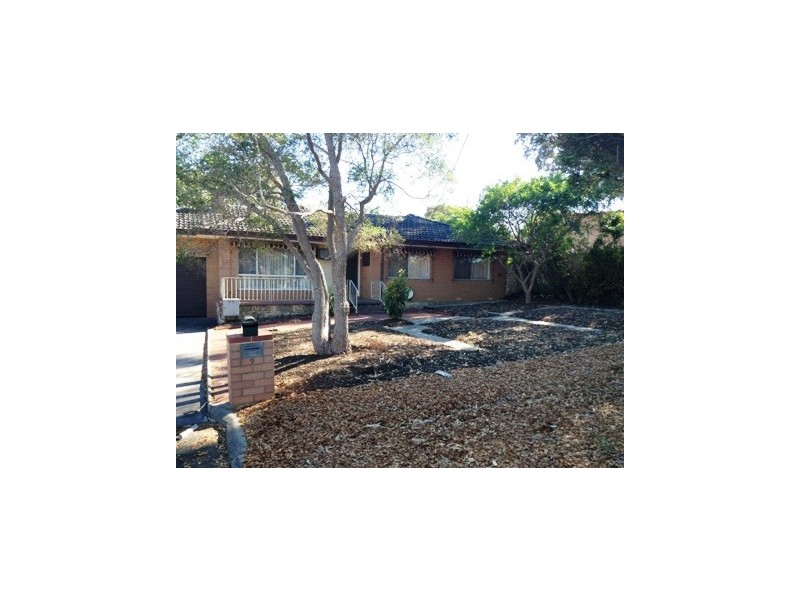 9 Richard Place, Orelia WA 6167