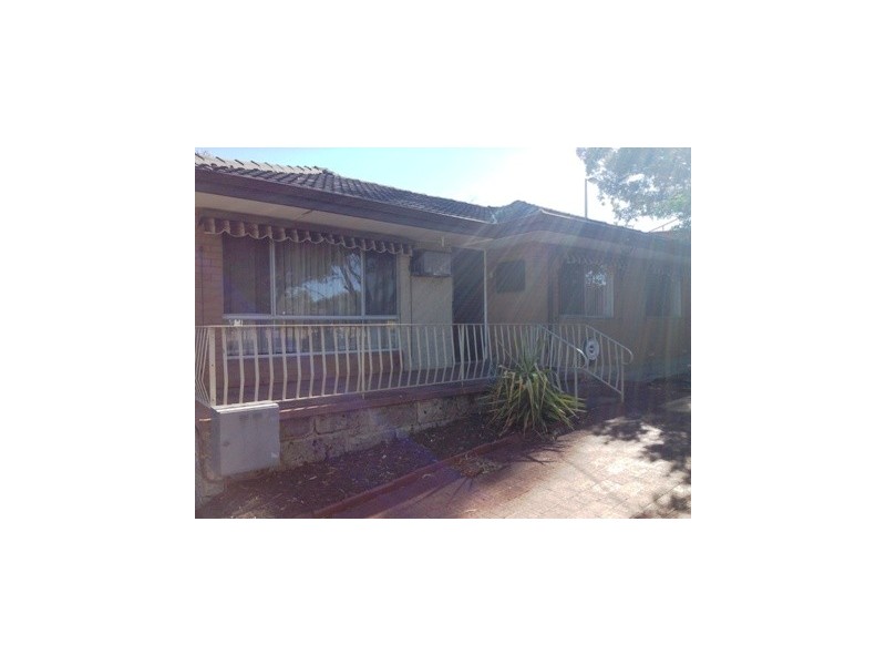 9 Richard Place, Orelia WA 6167