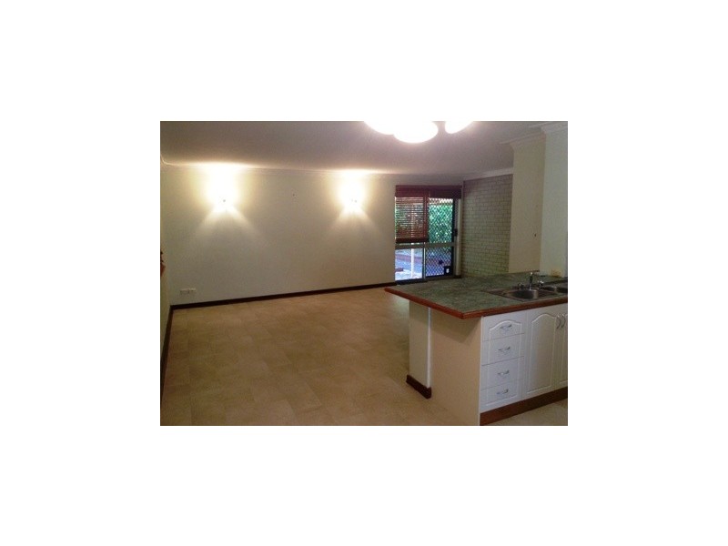 9 Richard Place, Orelia WA 6167