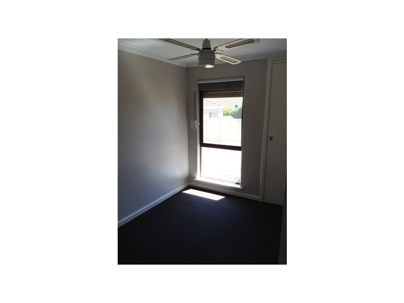 25 Bampton Way, Warnbro WA 6169