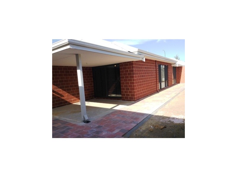 8 Aventurine Parade, Wellard WA 6170