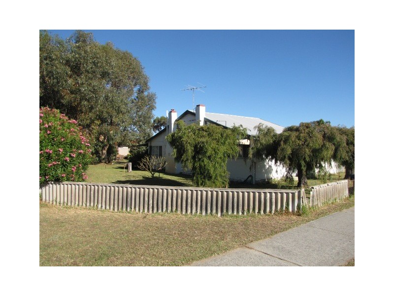 8 Safety Bay Road, Rockingham WA 6168