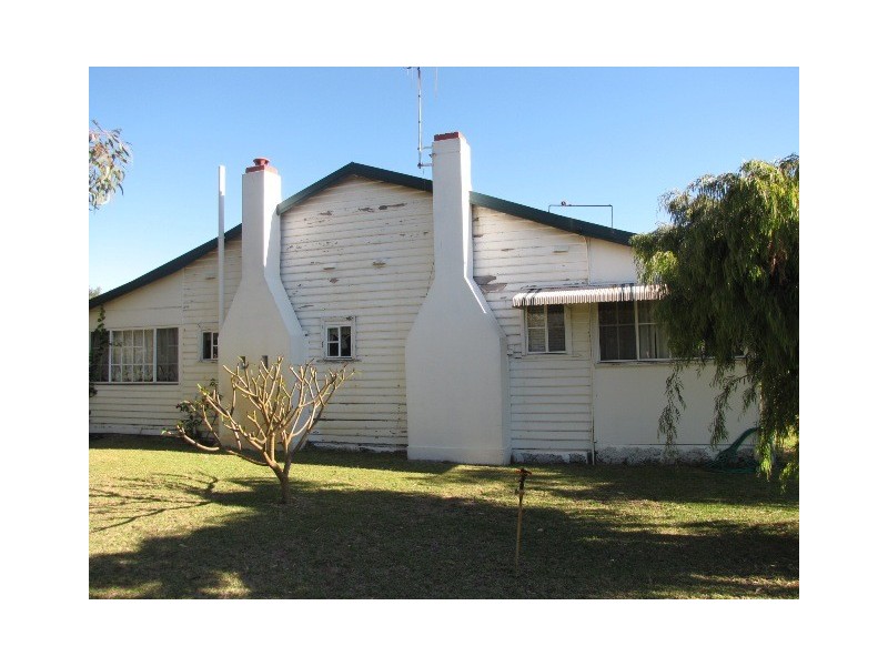 8 Safety Bay Road, Rockingham WA 6168