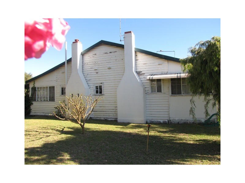 8 Safety Bay Road, Rockingham WA 6168