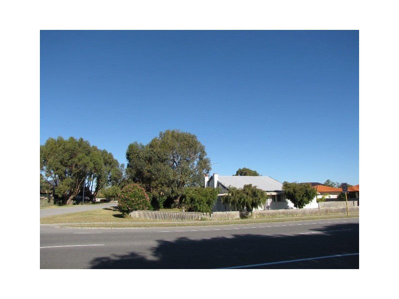 8 Safety Bay Road, Rockingham WA 6168