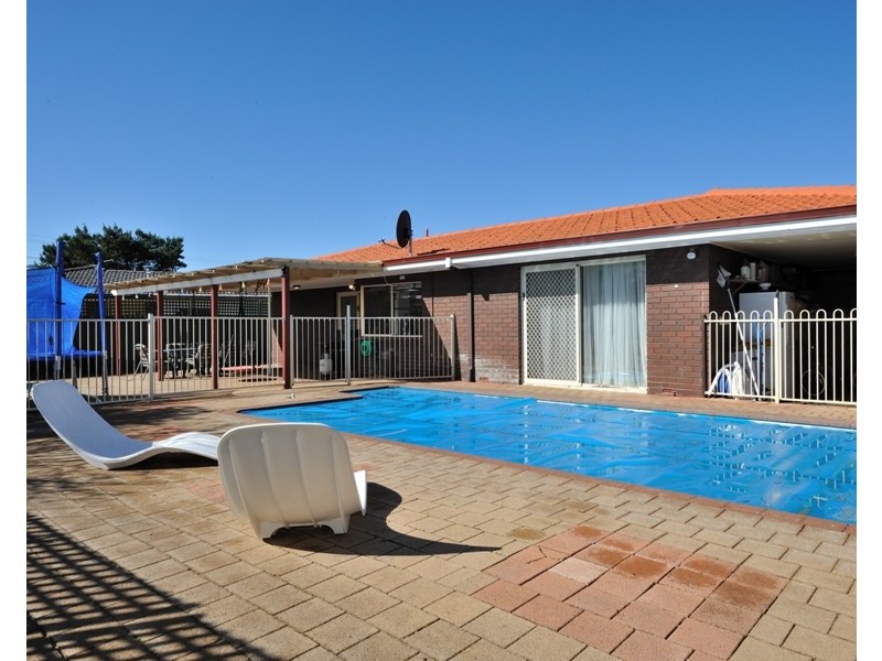 20 Quamby Place, Rockingham WA 6168