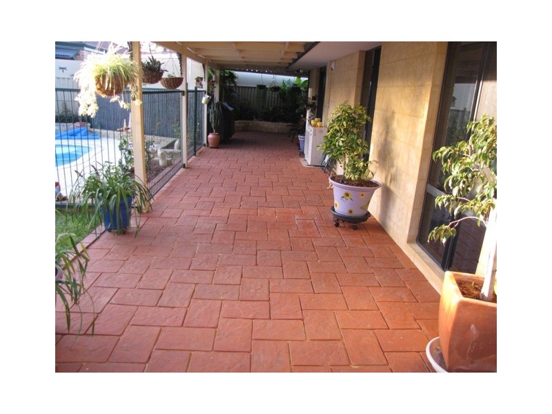 30 Haselmere Circus, Rockingham WA 6168