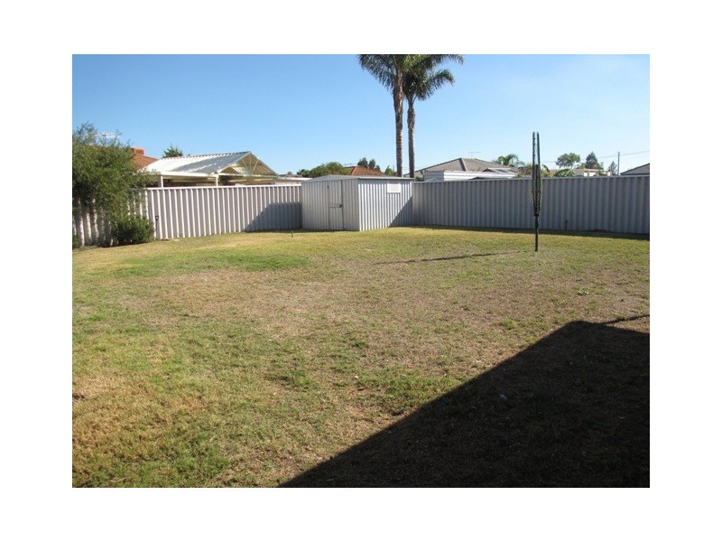 21 Nabberu Loop, Cooloongup WA 6168