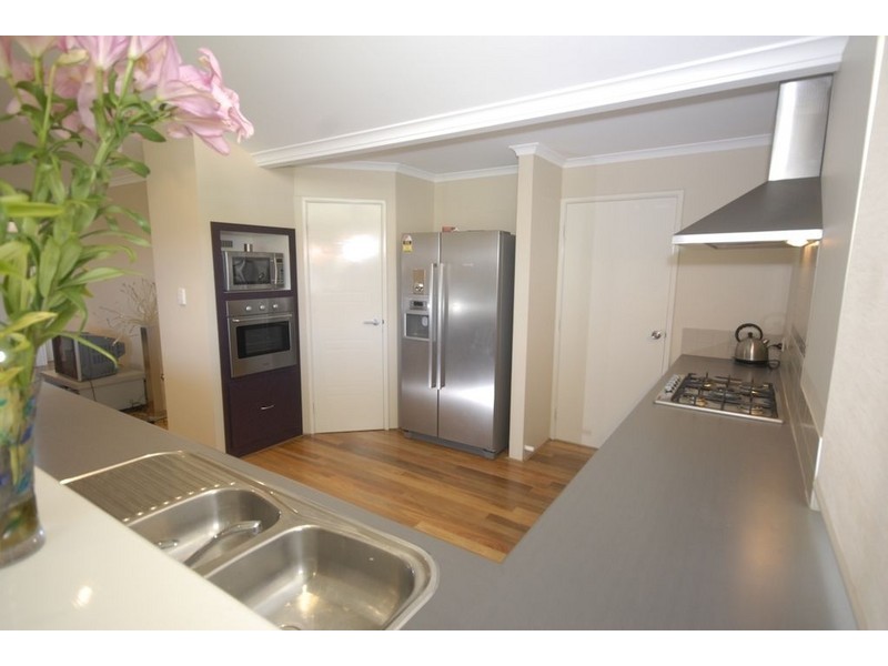 6 Seattle Lane, Port Kennedy WA 6172