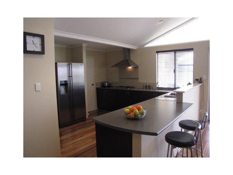 6 Seattle Lane, Port Kennedy WA 6172