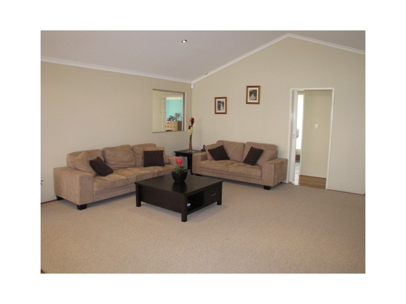 6 Seattle Lane, Port Kennedy WA 6172