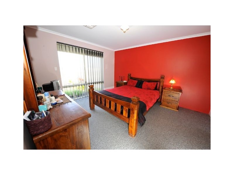 11 Valheru Avenue, Rockingham WA 6168