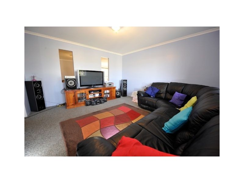 11 Valheru Avenue, Rockingham WA 6168