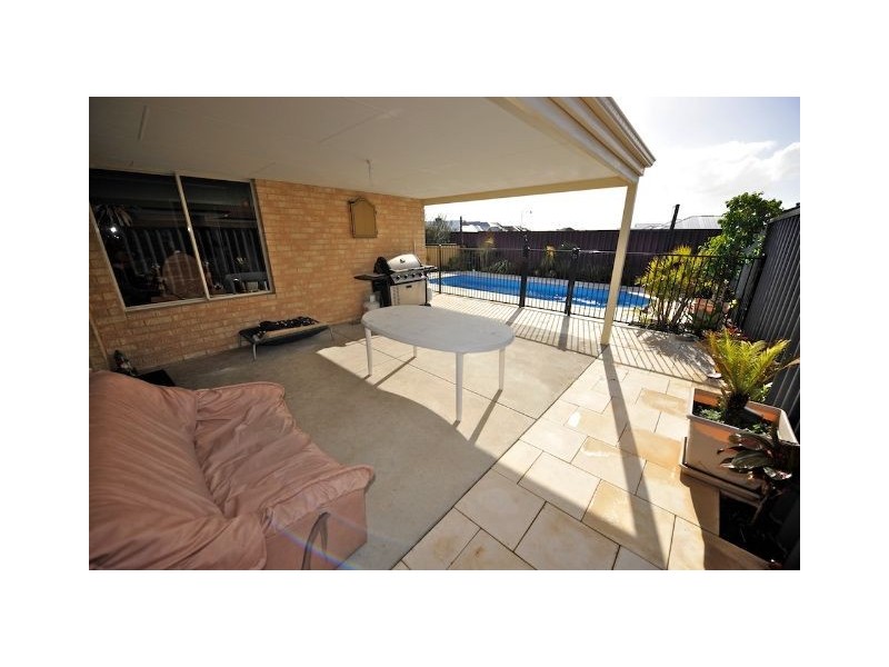 11 Valheru Avenue, Rockingham WA 6168