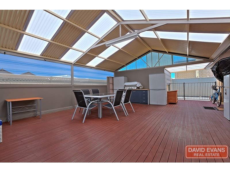 17 Kerkeri Heights, Lakelands WA 6180