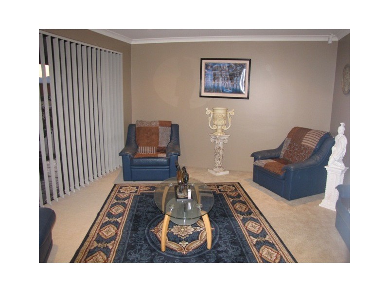 17 Kerkeri Heights, Lakelands WA 6180