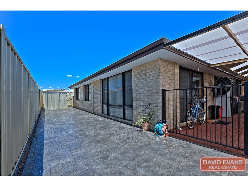 17 Kerkeri Heights, Lakelands WA 6180