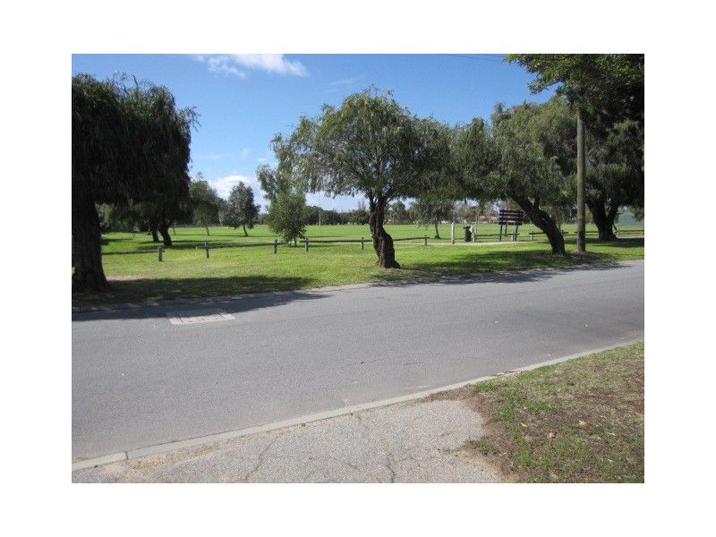 3 Crater Place, Rockingham WA 6168