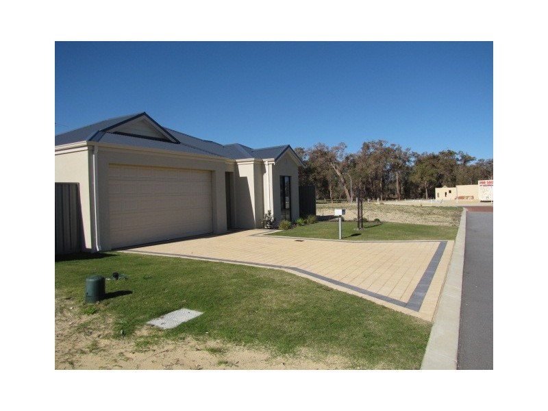 4 Bushlark Turn, Erskine WA 6210