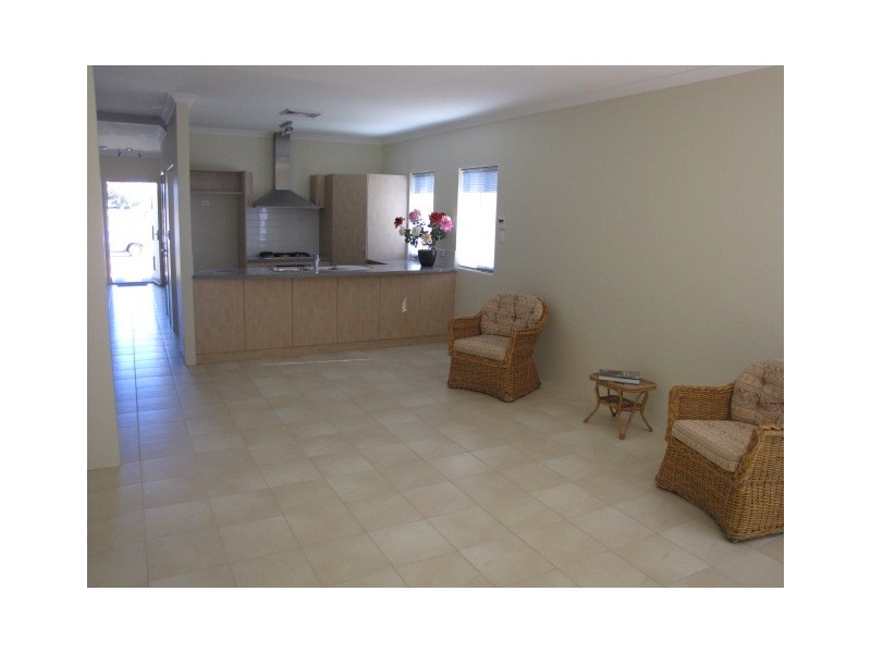 4 Bushlark Turn, Erskine WA 6210