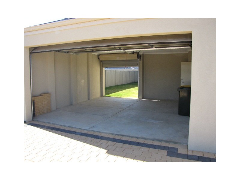 4 Bushlark Turn, Erskine WA 6210