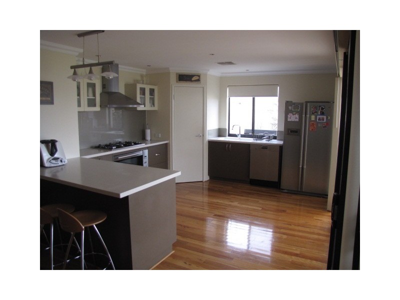 17 Yucca Road, Secret Harbour WA 6173