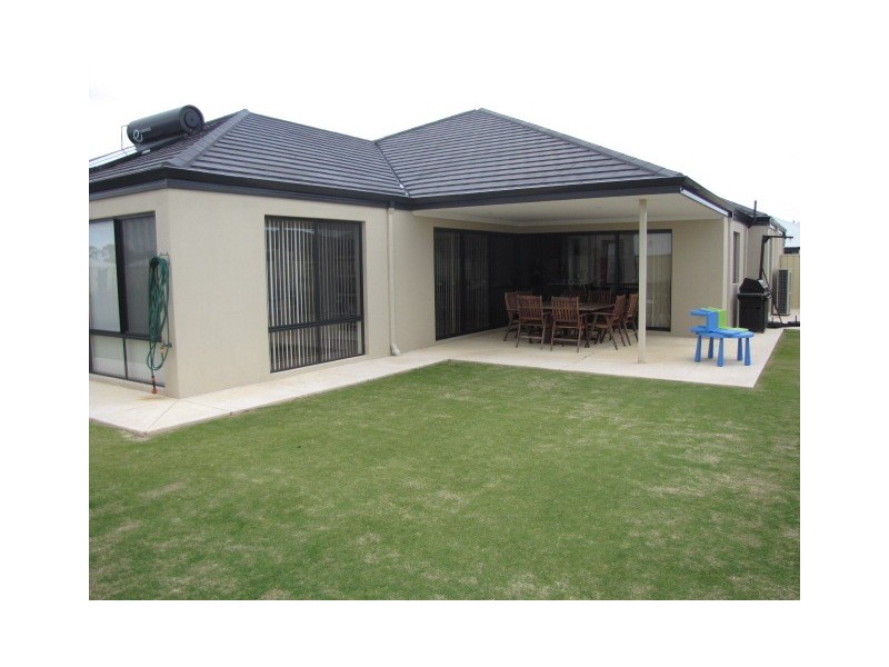 17 Yucca Road, Secret Harbour WA 6173