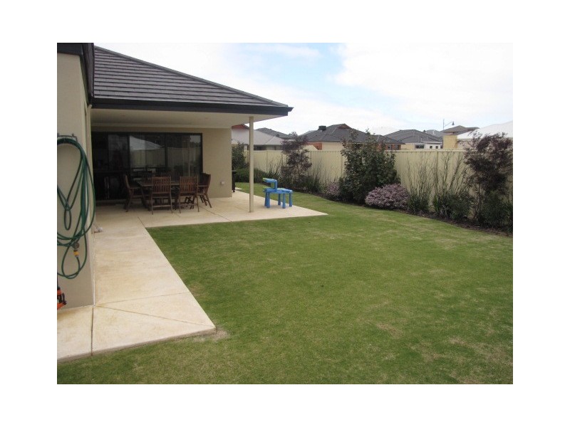 17 Yucca Road, Secret Harbour WA 6173