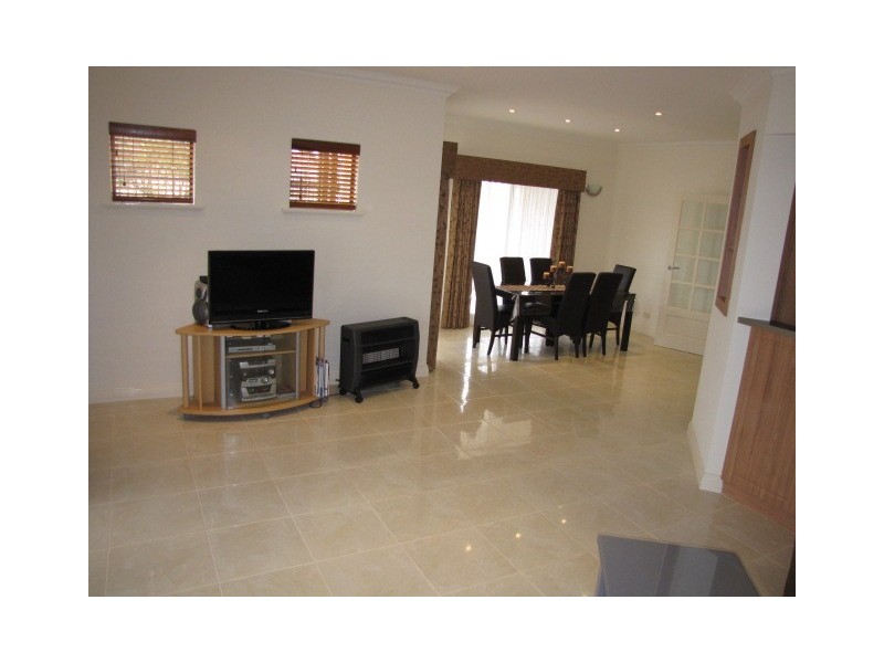 1/21 Pebble Beach Boulevard, Meadow Springs WA 6210