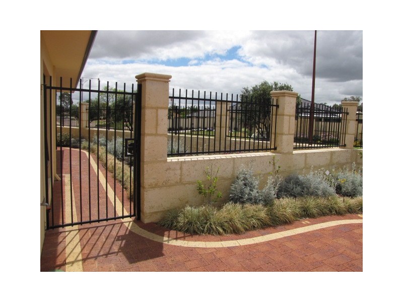 1/21 Pebble Beach Boulevard, Meadow Springs WA 6210