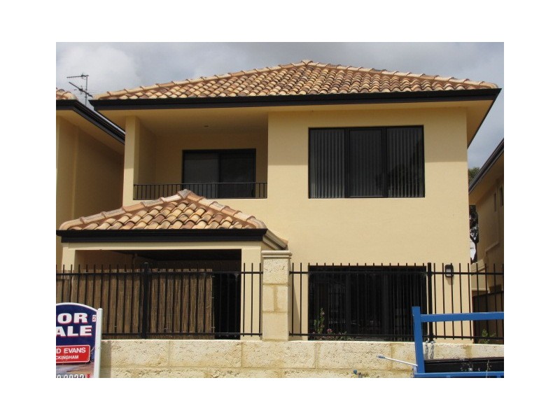 2/21 Pebble Beach Boulevard, Meadow Springs WA 6210