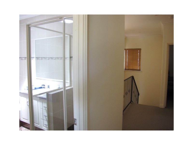 2/21 Pebble Beach Boulevard, Meadow Springs WA 6210